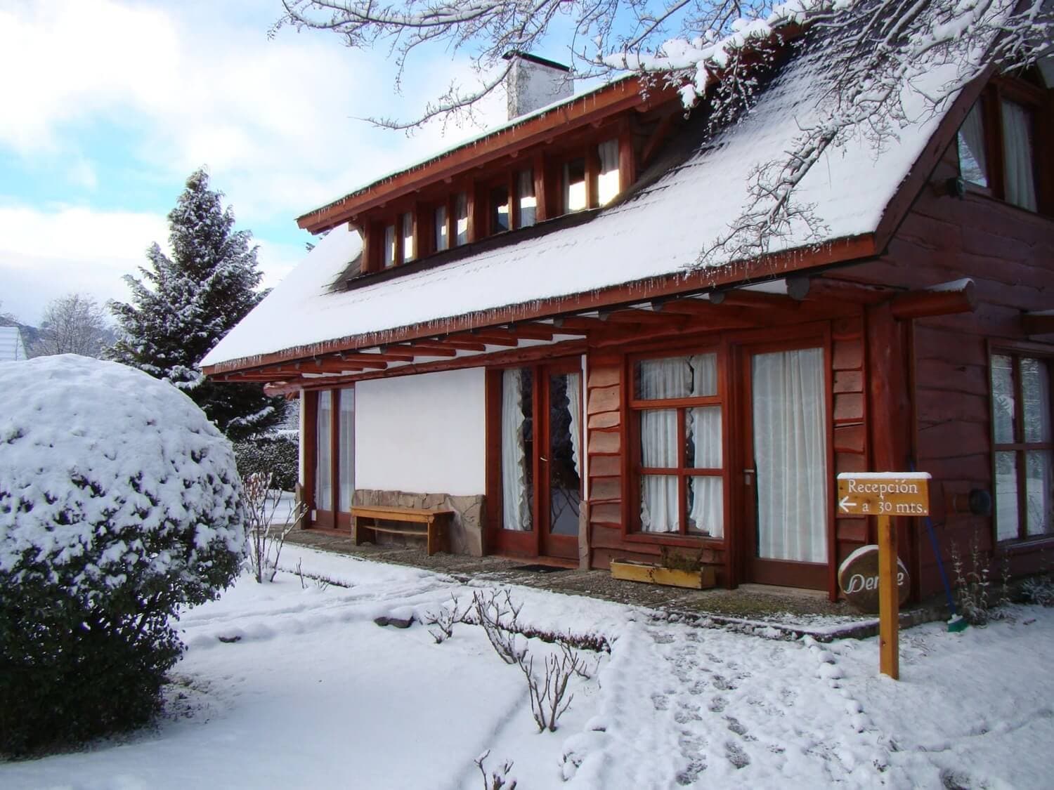 'La Casona' de las Cabañas Denise, con nieve