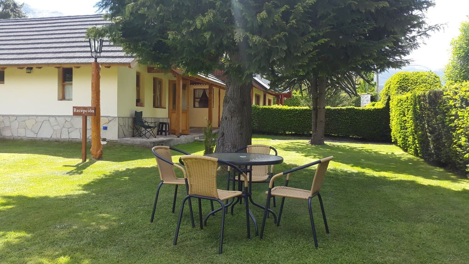 Parque de las Cabañas Denise con una mesa